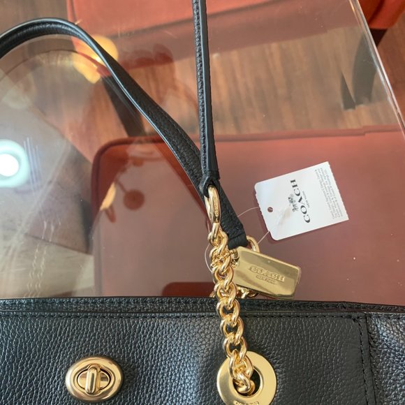 COACH Turnlock Chain Tote Bag New With Tag Black Pebbled Leather NWT - Picture 3 of 4